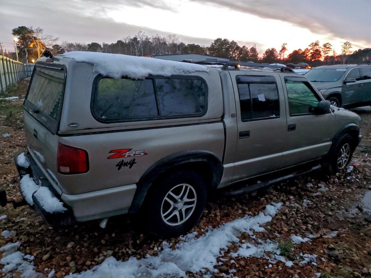 2002 Chevrolet S Truck S10 - Фото 3