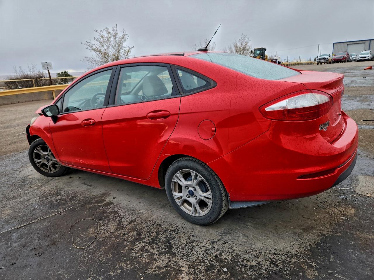 2014 Ford Fiesta Se - Фото 2