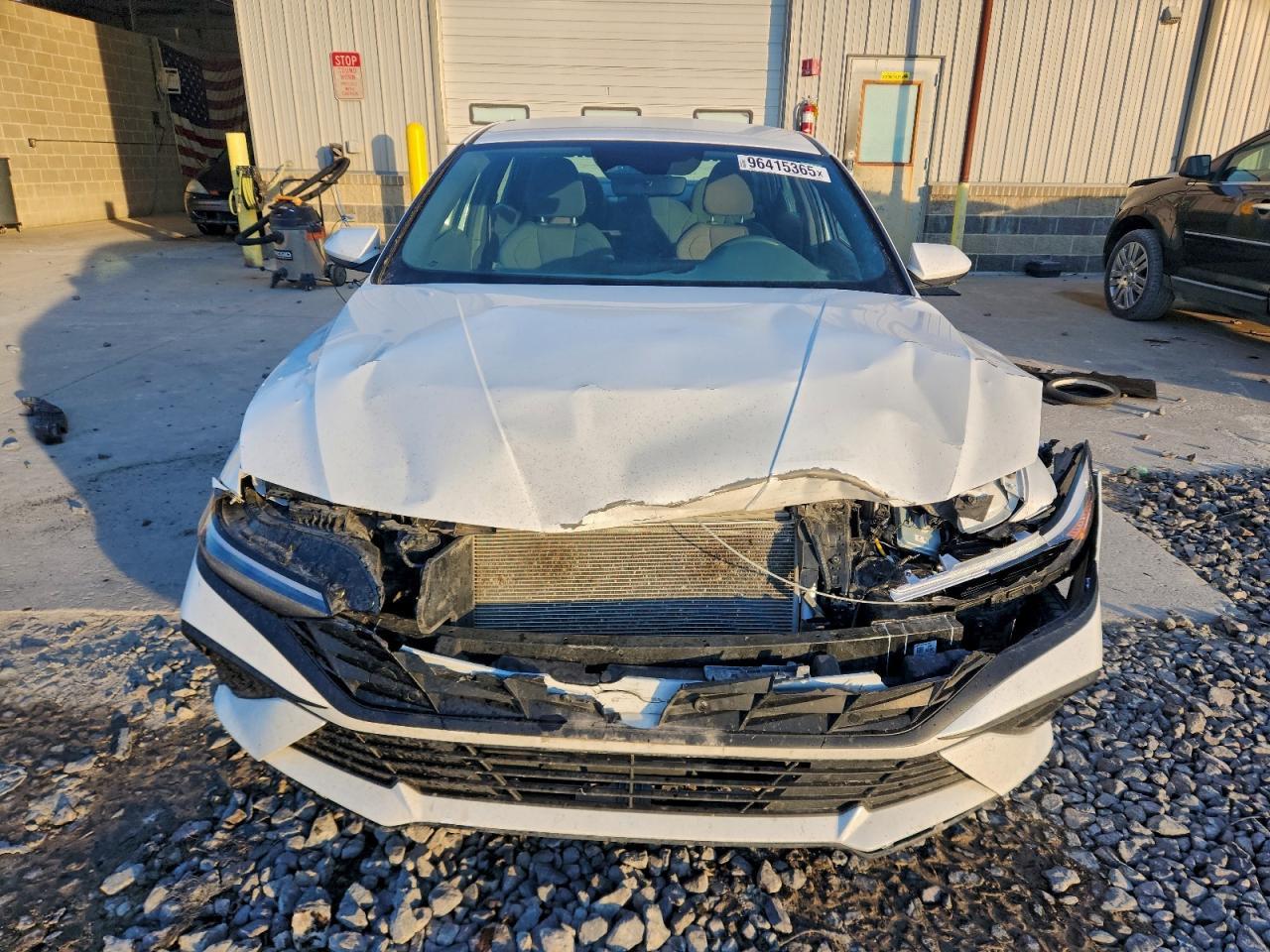 2024 Hyundai Elantra Se - Image 5