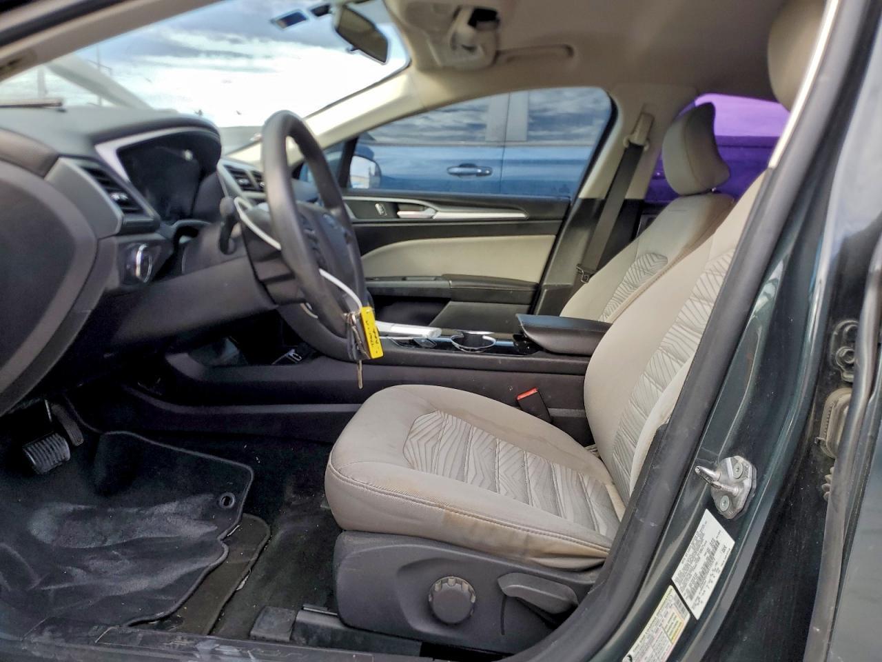 2016 Ford Fusion S - Фото 7