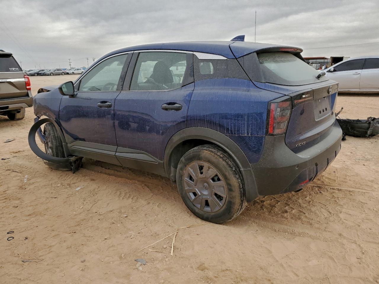2025 Nissan Kicks S - Фото 2