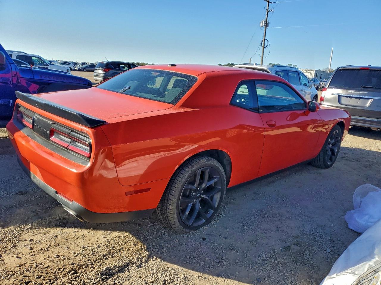 2021 Dodge Challenger Sxt - Фото 3