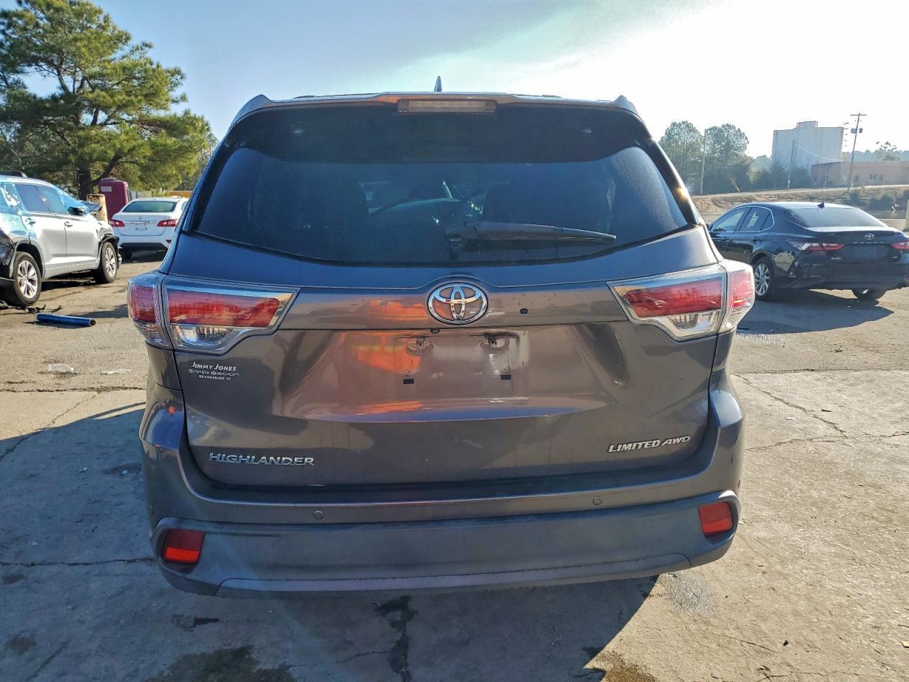 2015 Toyota Highlander Limited - Image 6