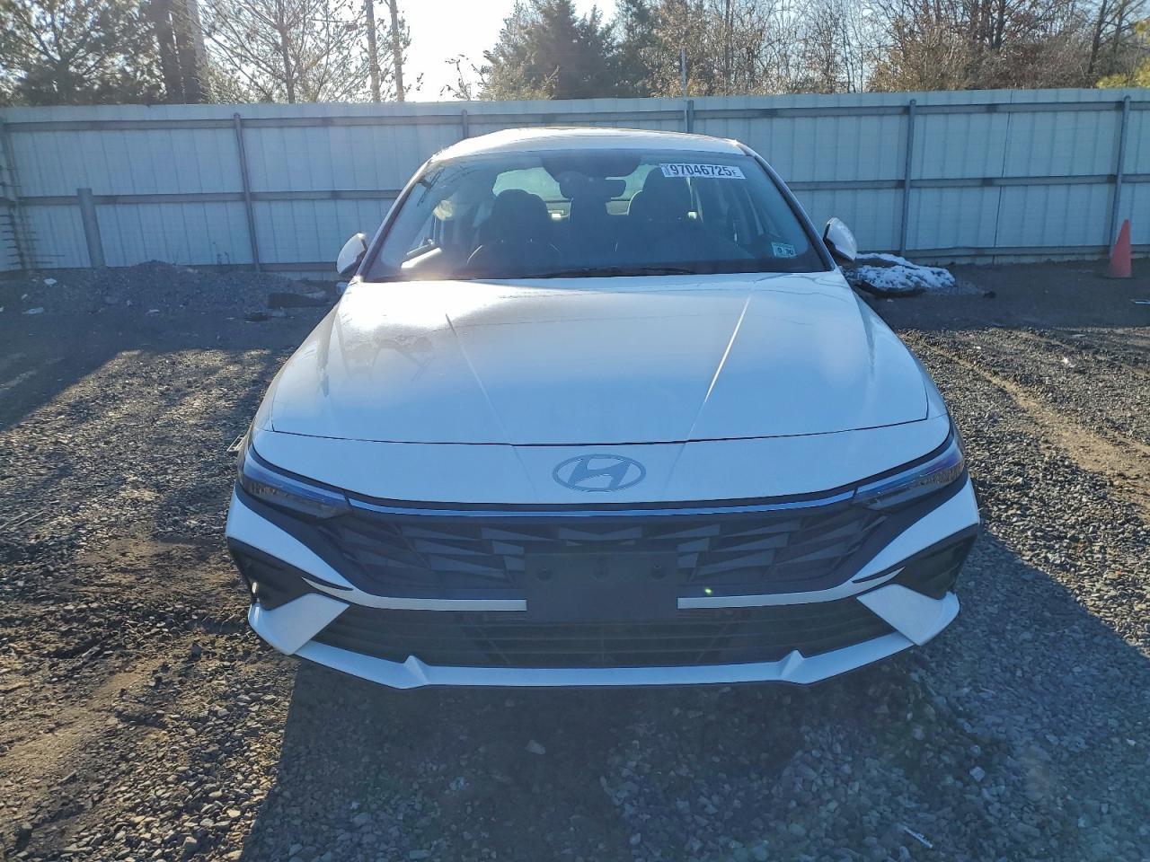 2025 Hyundai Elantra Blue - Image 5