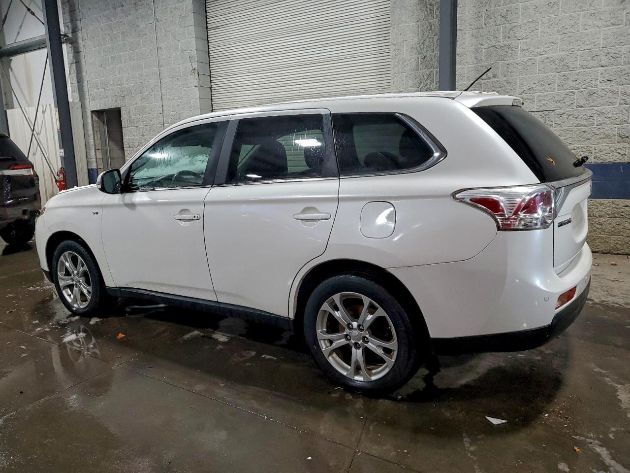 2014 Mitsubishi Outlander Gt - Фото 2