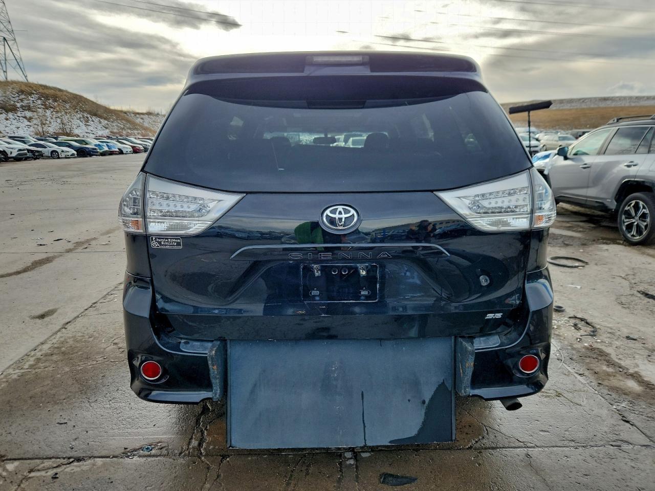 2016 Toyota Sienna Se - Фото 6