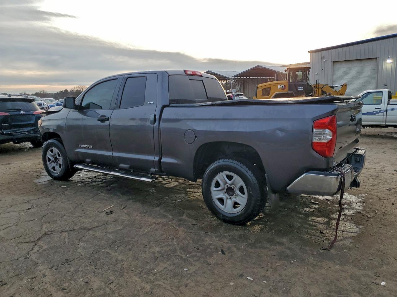 2016 Toyota Tundra Double Cab Sr - Фото 2