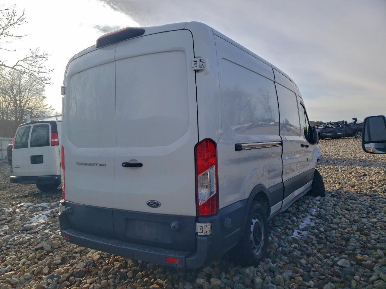 2018 Ford Transit 250 Delivery Van - Фото 3