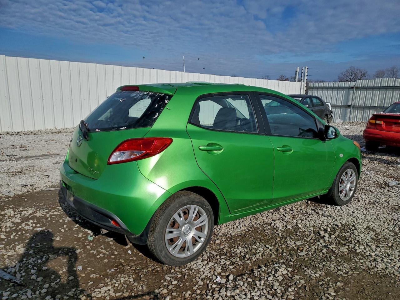 2013 Mazda Mazda2 - Image 3