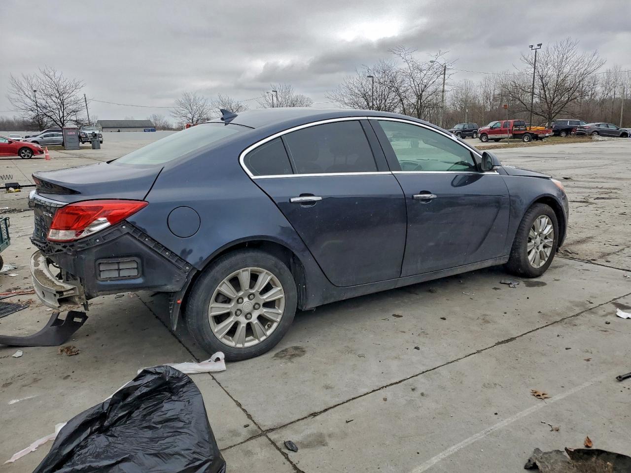 2013 Buick Regal Premium - Image 3
