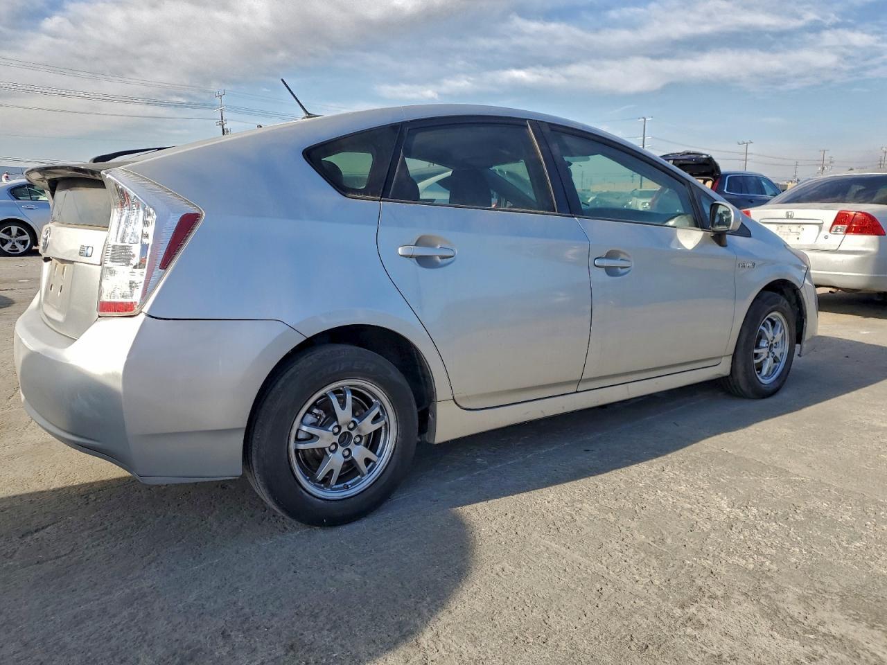 2010 Toyota Prius - Фото 3