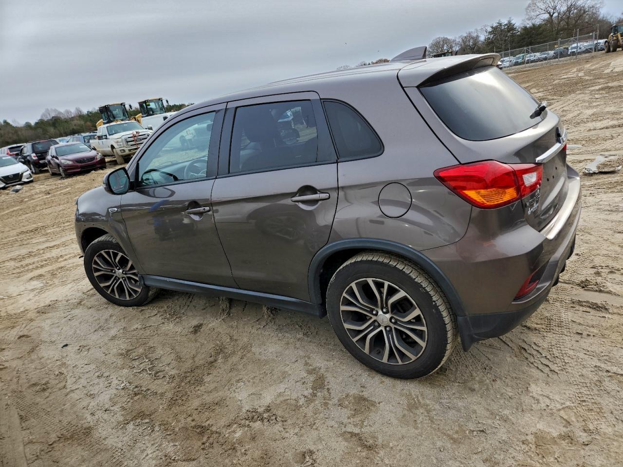 2019 Mitsubishi Outlander Sport Es - Фото 2