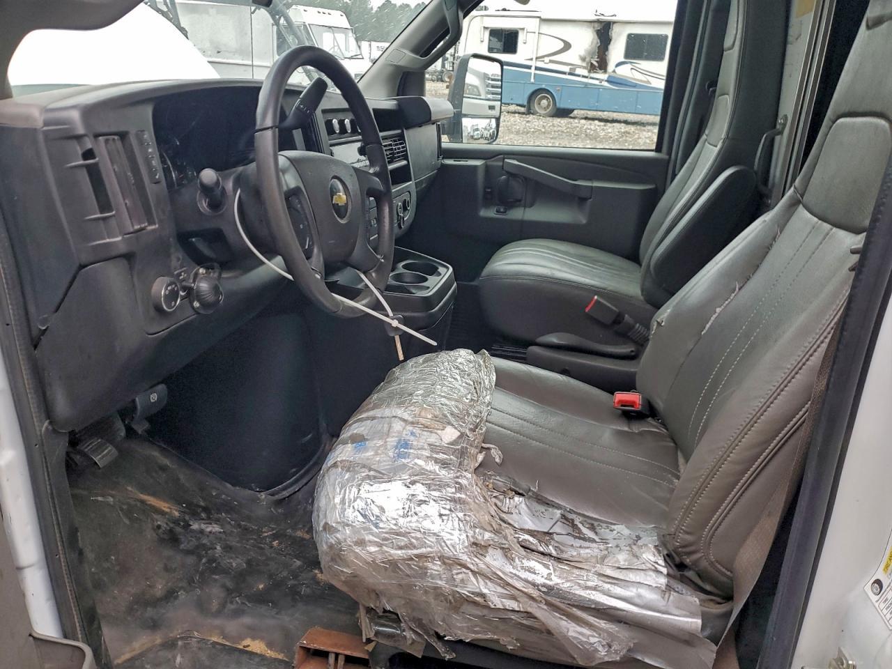 2020 Chevrolet Express 3500 Delivery Van - Фото 7