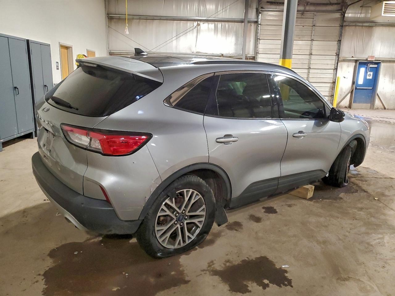 2021 Ford Escape Sel - Фото 3