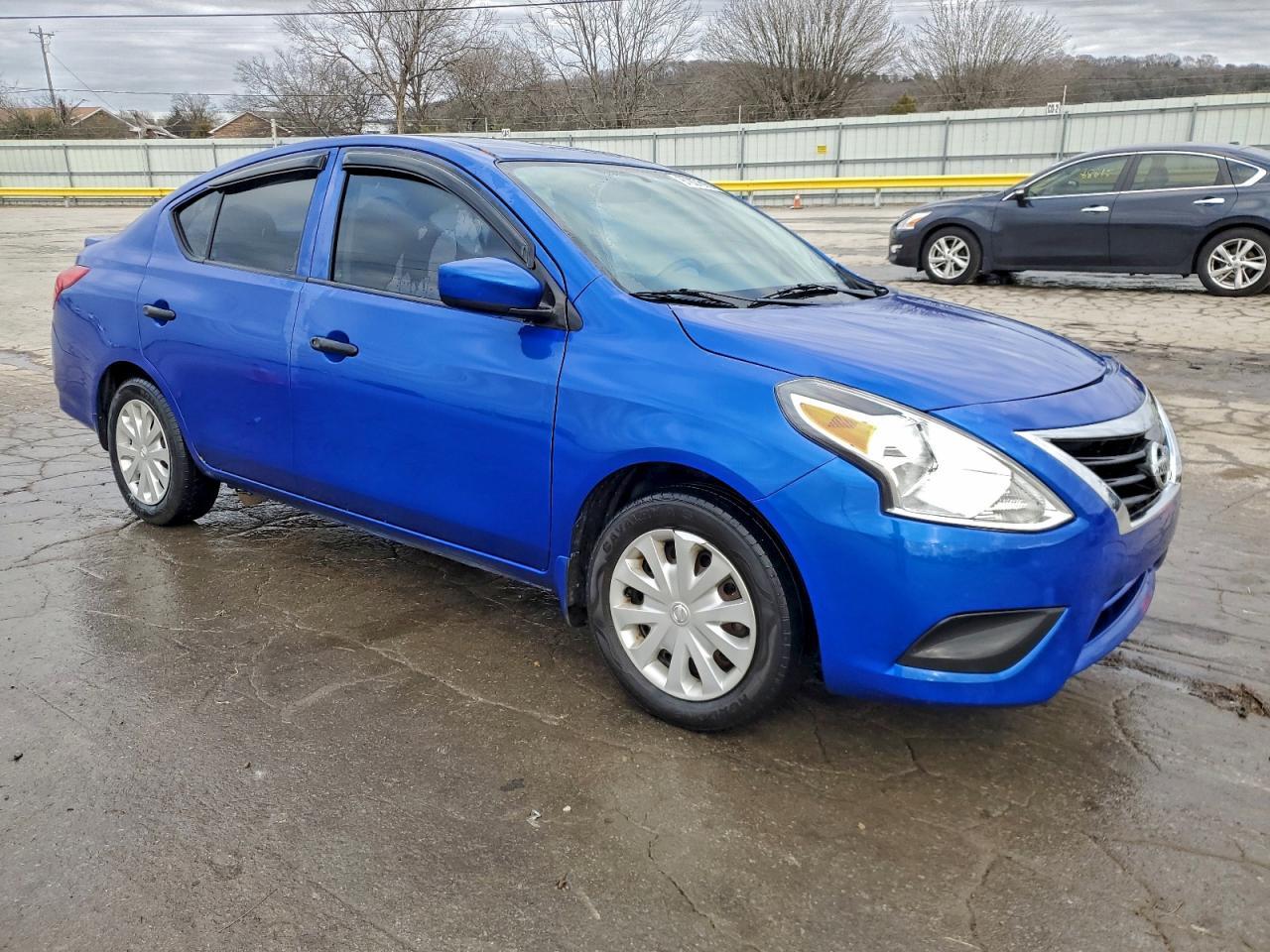 2017 Nissan Versa S - Фото 4