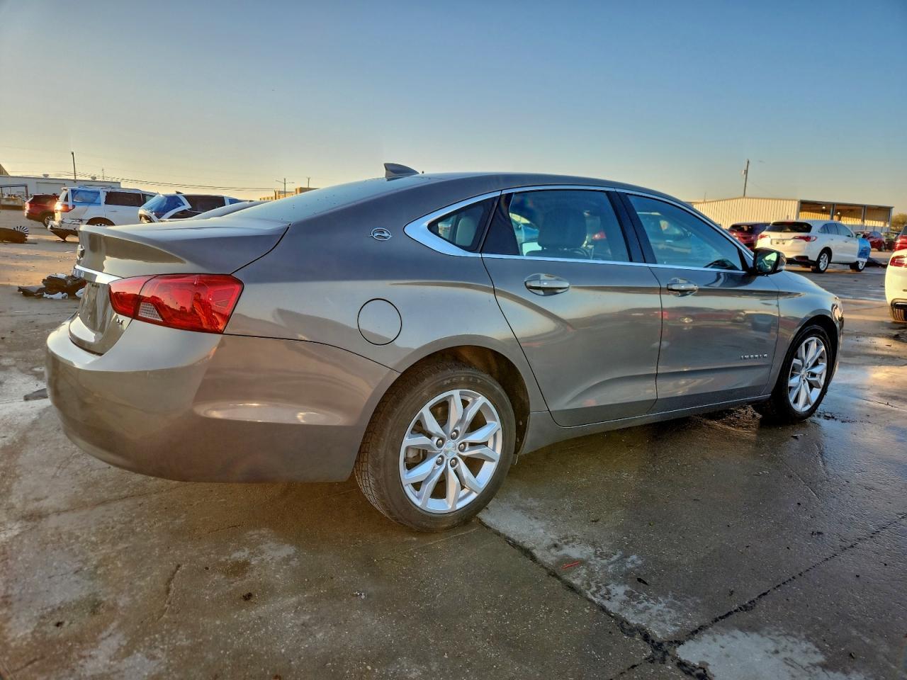 2019 Chevrolet Impala Lt - Image 3