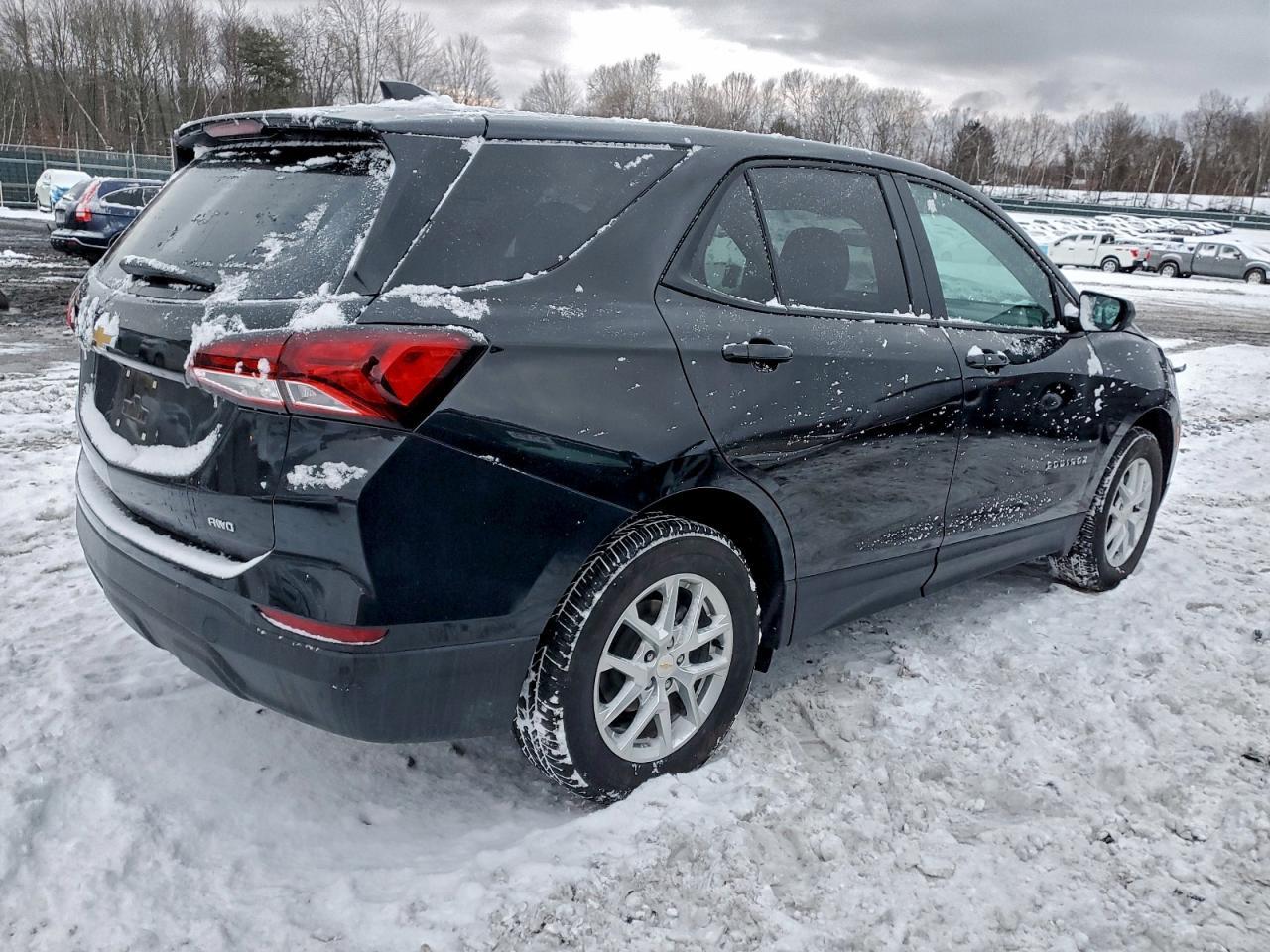 2024 Chevrolet Equinox Ls - Image 3