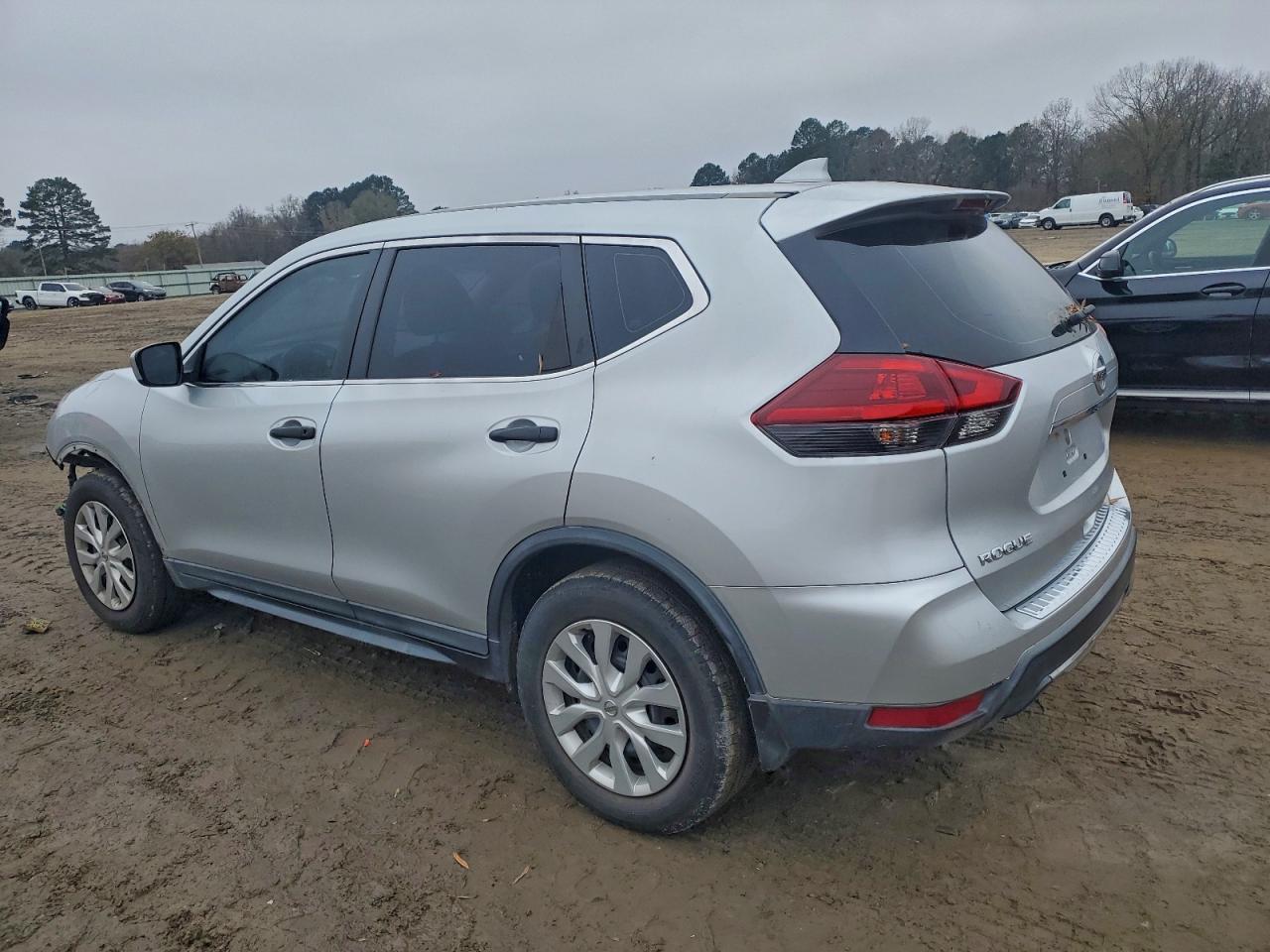 2018 Nissan Rogue S - Фото 2