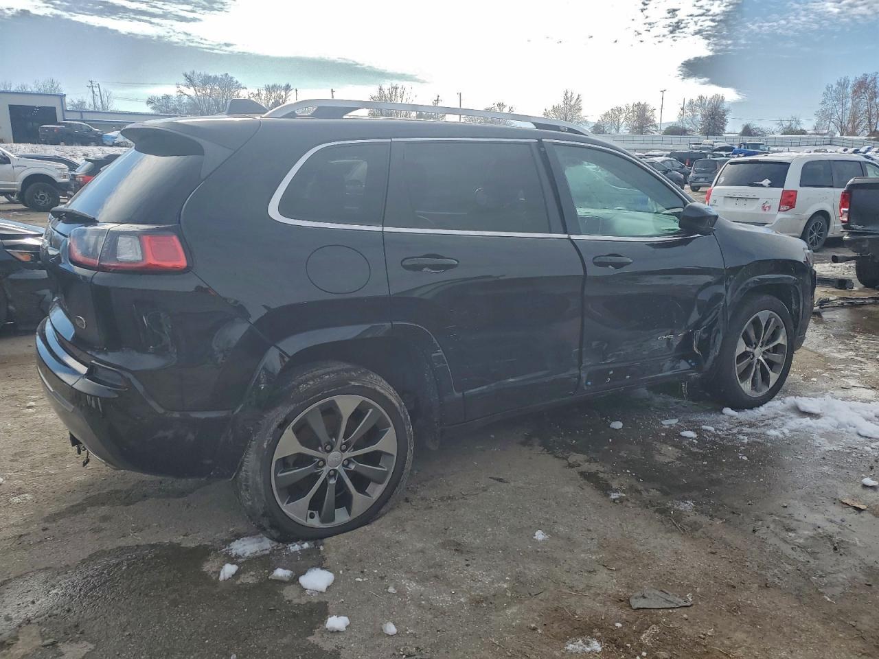 2019 Jeep Cherokee Overland - Image 3