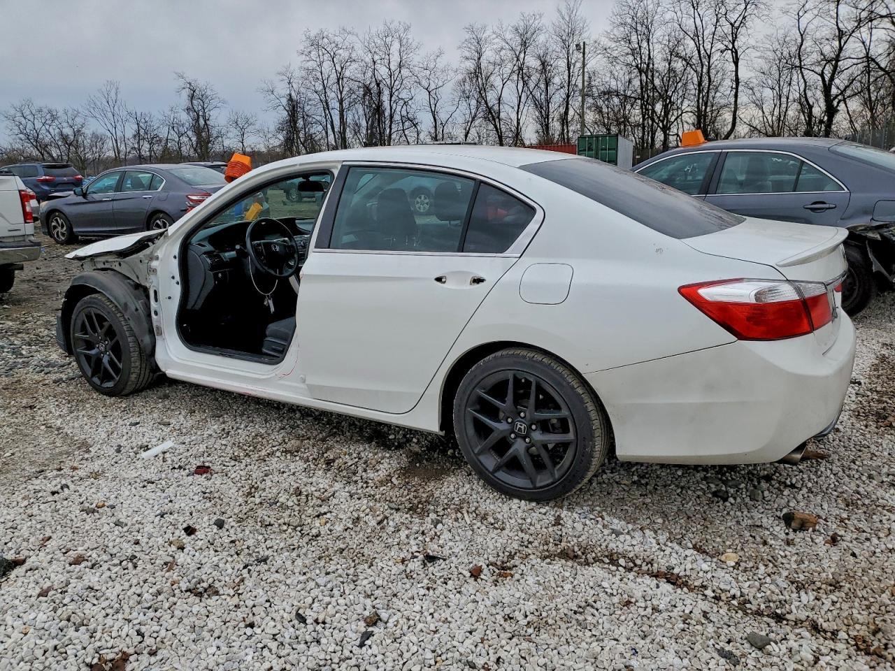 2015 Honda Accord Sport - Image 2