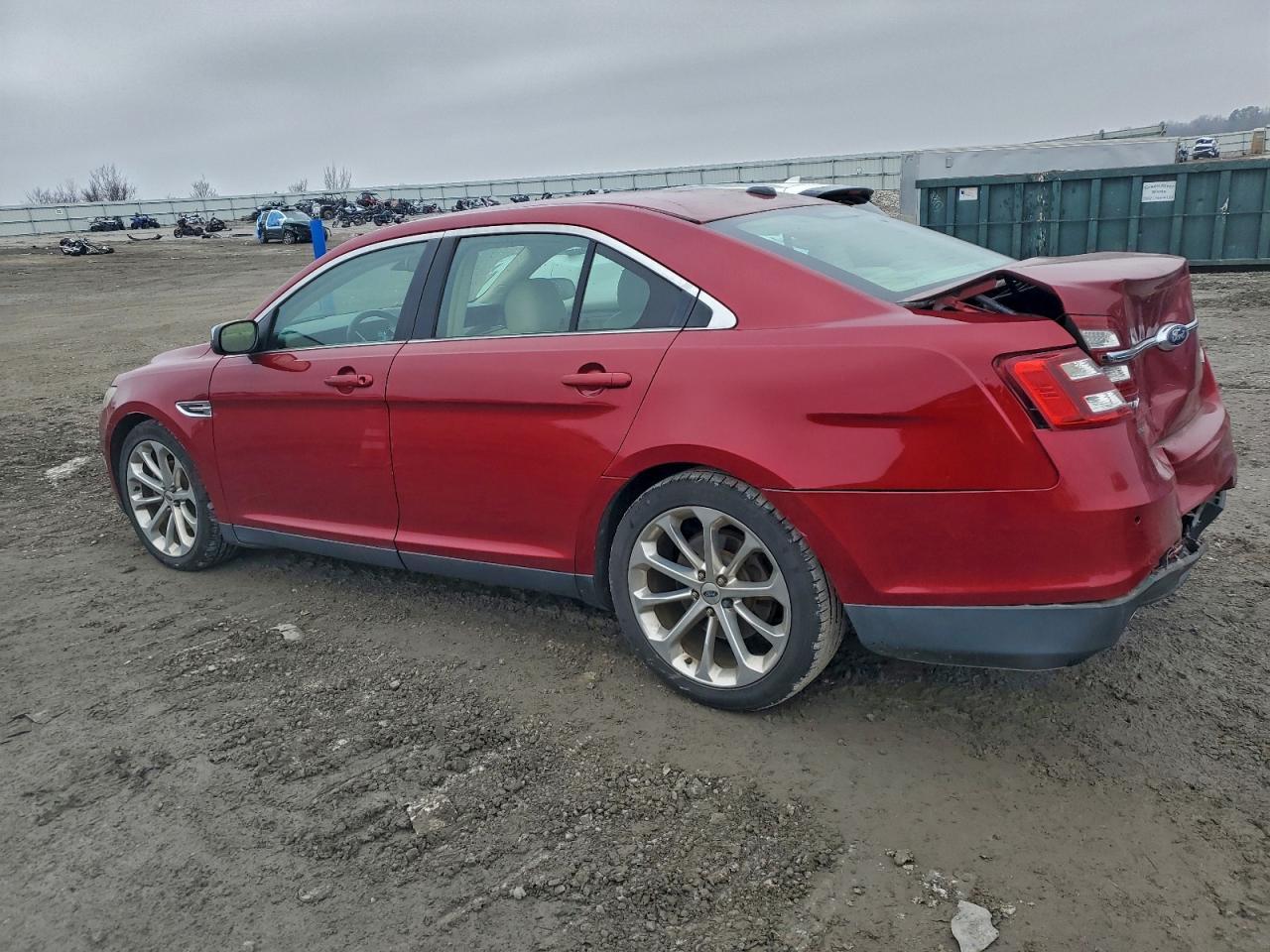 2015 Ford Taurus Limited - Image 2