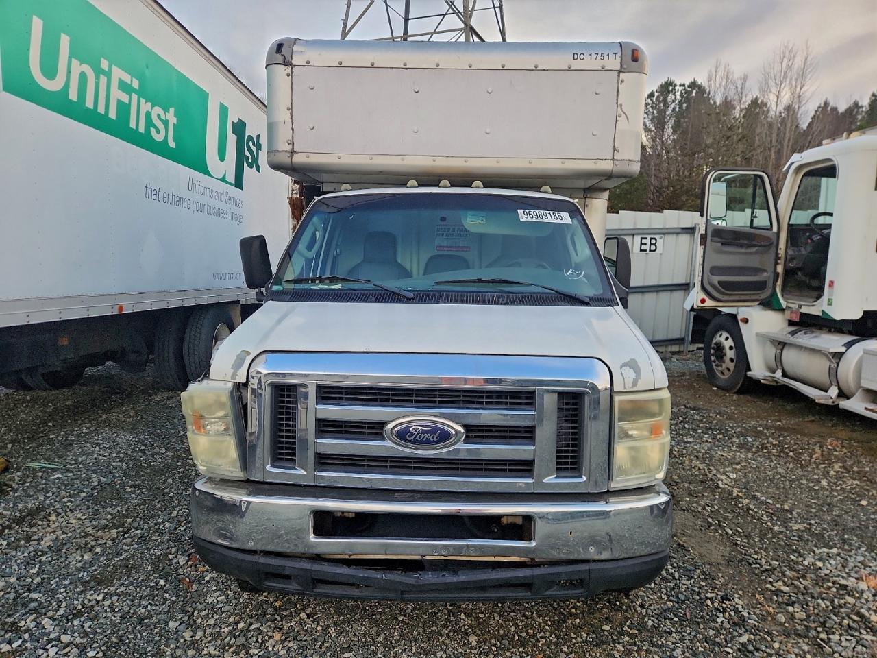 2008 Ford E 450 Box Truck - Image 5