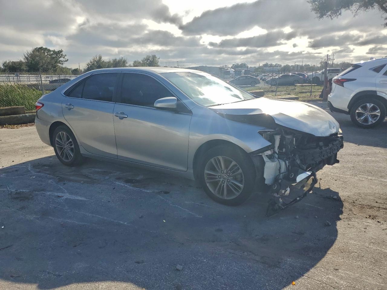 2015 Toyota Camry Se - Image 4