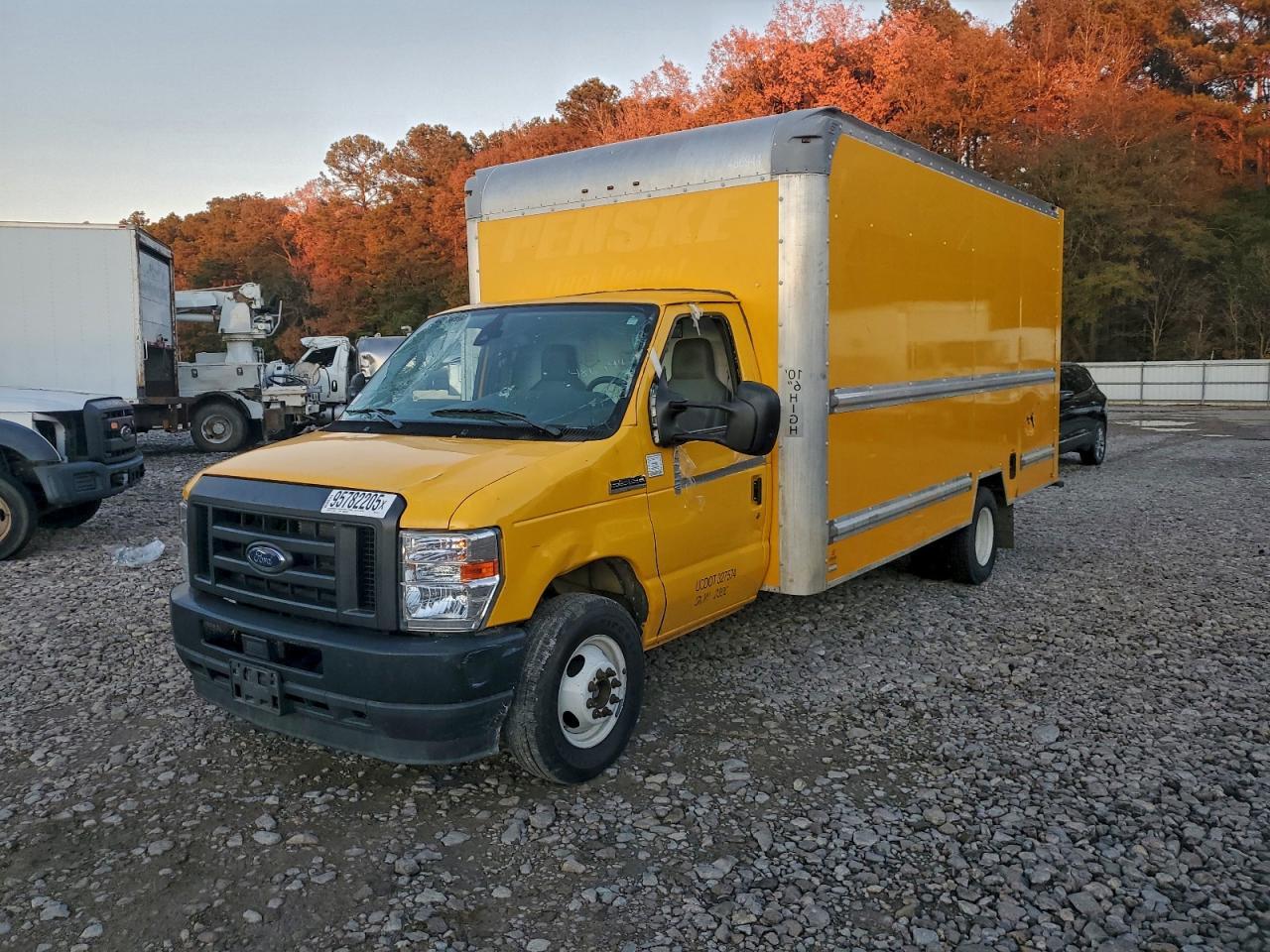 2022 Ford E350 Box Truck - Image 2
