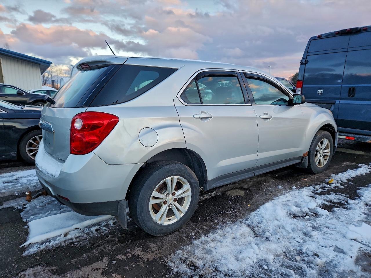 2015 Chevrolet Equinox Ls - Фото 3