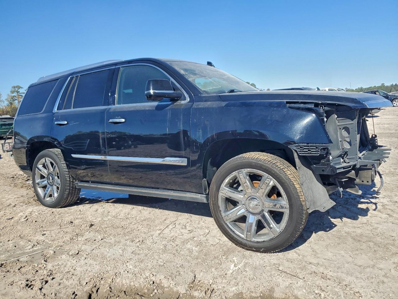 2015 Cadillac Escalade Premium - Image 4