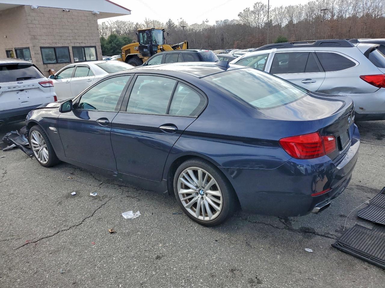 2011 BMW 550 Xi - Фото 2
