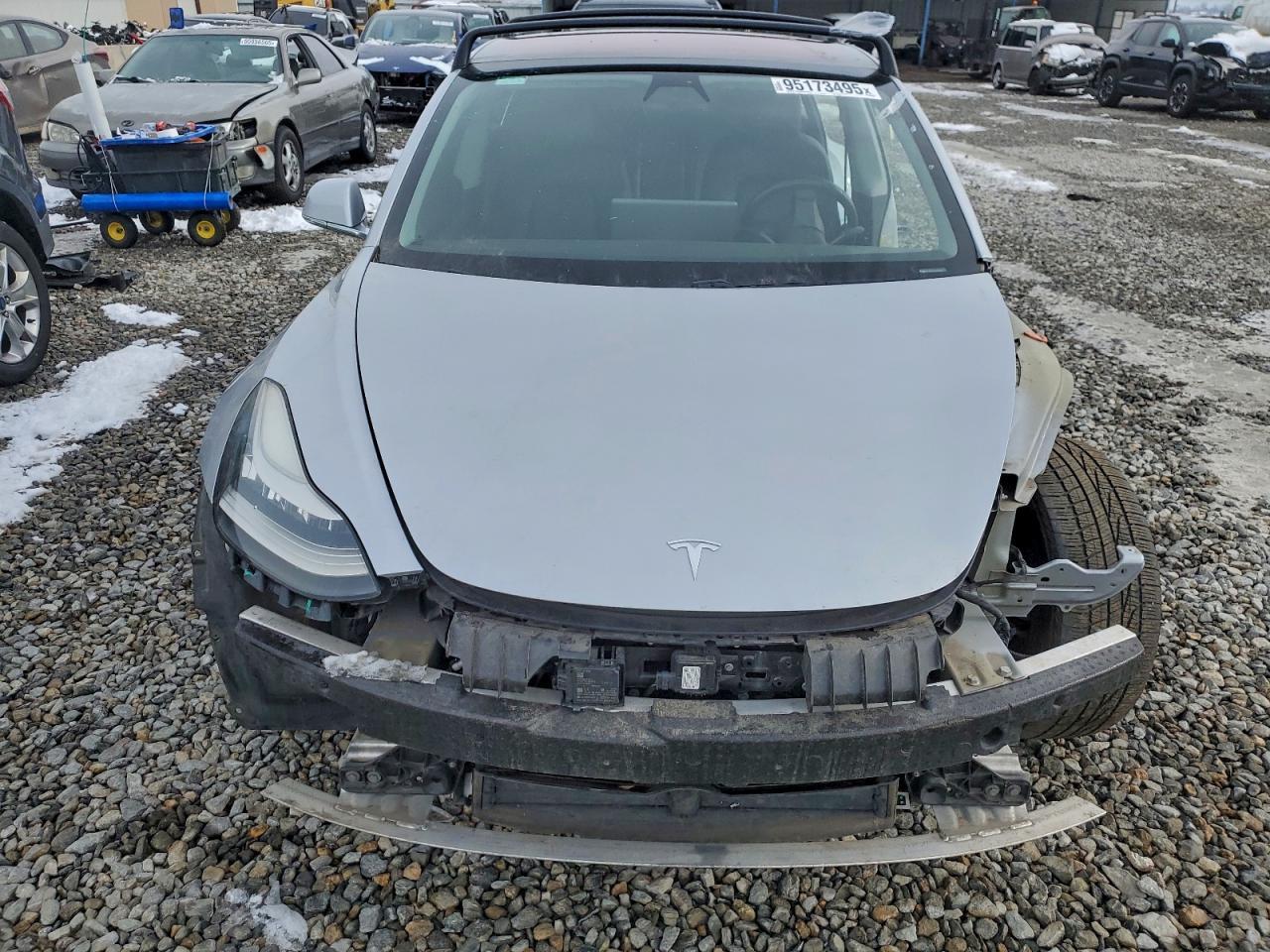 2018 Tesla Model 3 - Image 5