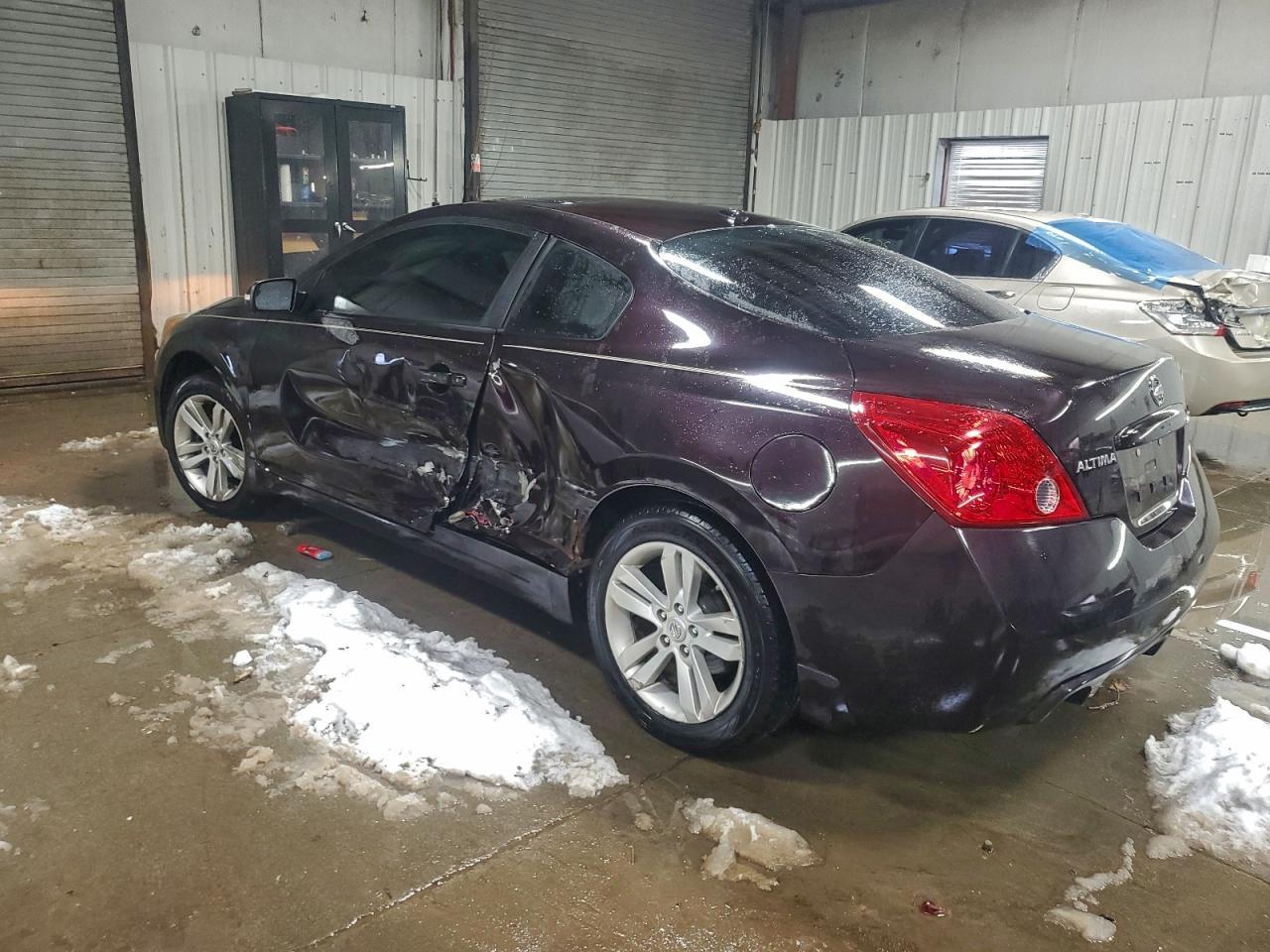 2012 Nissan Altima S - Image 2