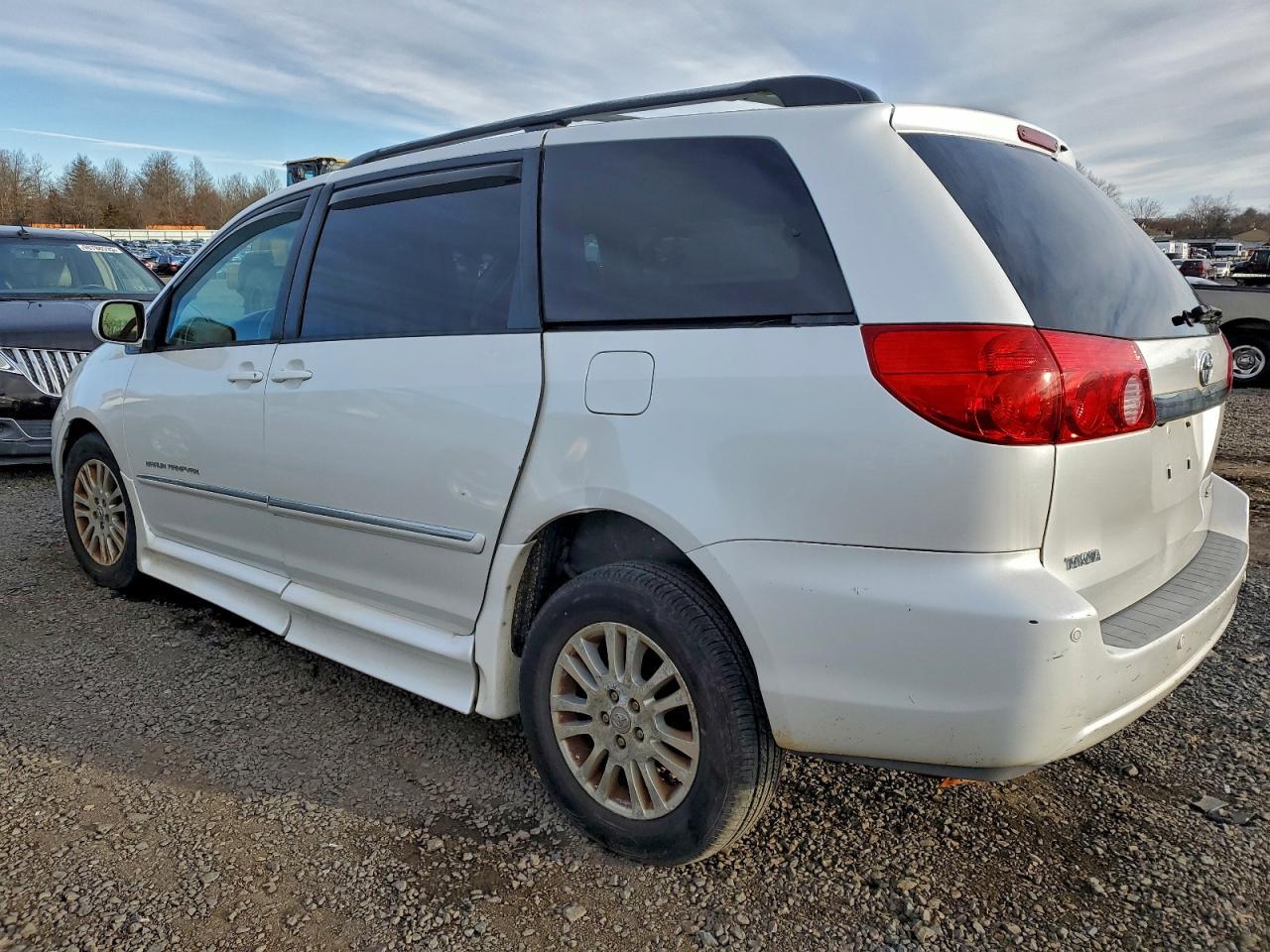 2007 Toyota Sienna Xle - Фото 2