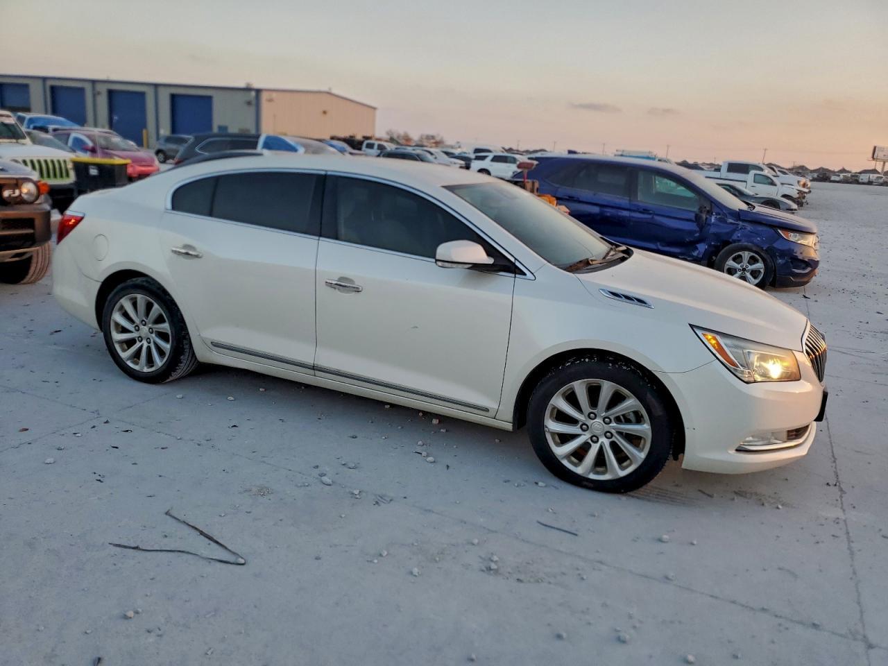 2014 Buick Lacrosse - Image 4