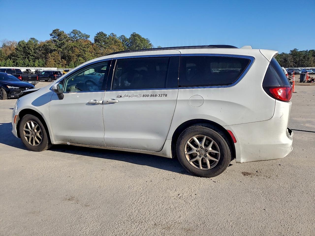 2020 Chrysler Voyager Lxi - Фото 2