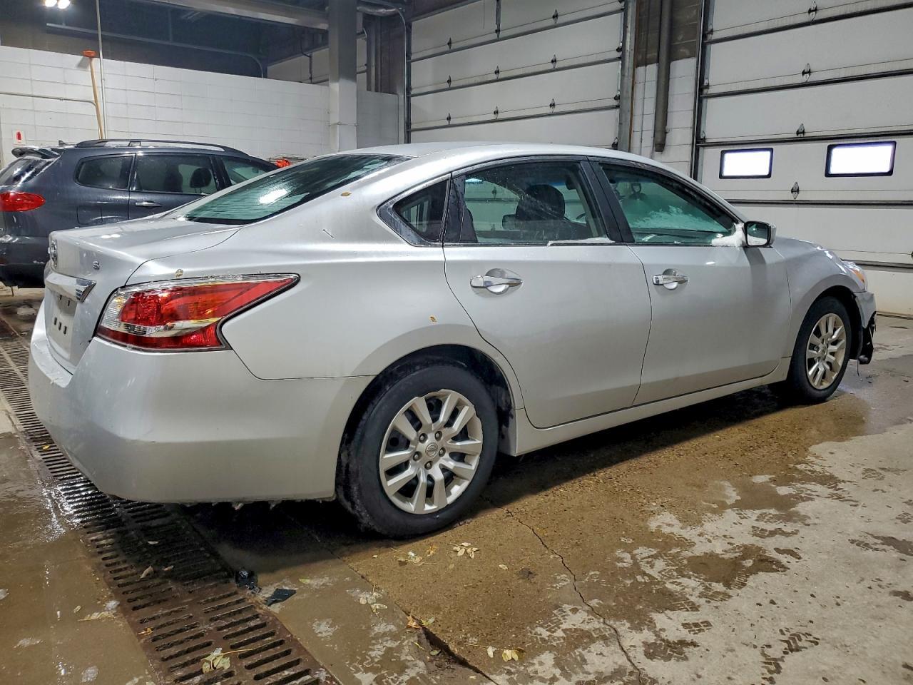 2015 Nissan Altima 2.5 - Фото 3