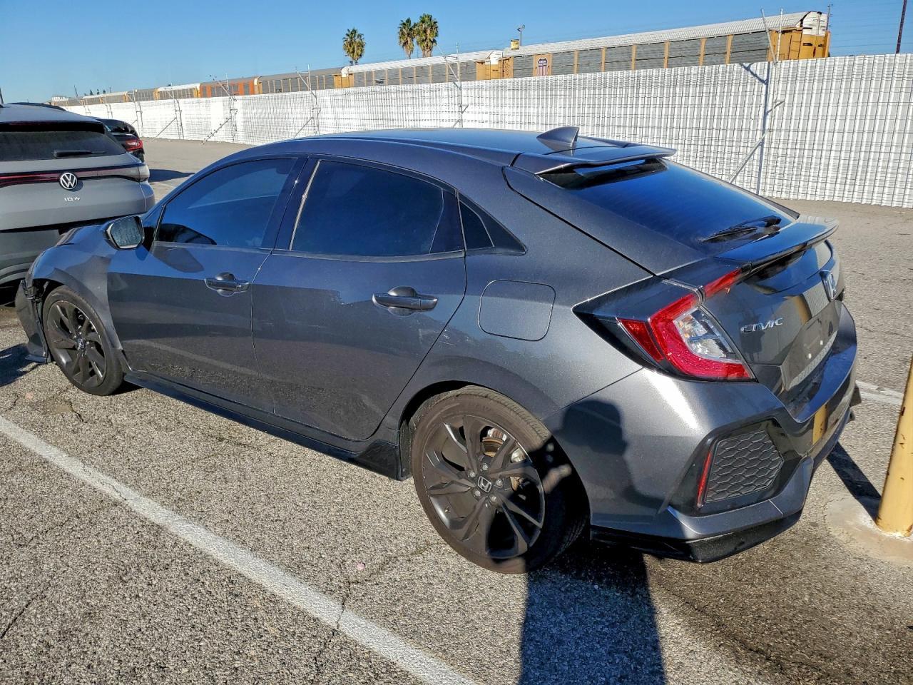 2017 Honda Civic Sport - Фото 2