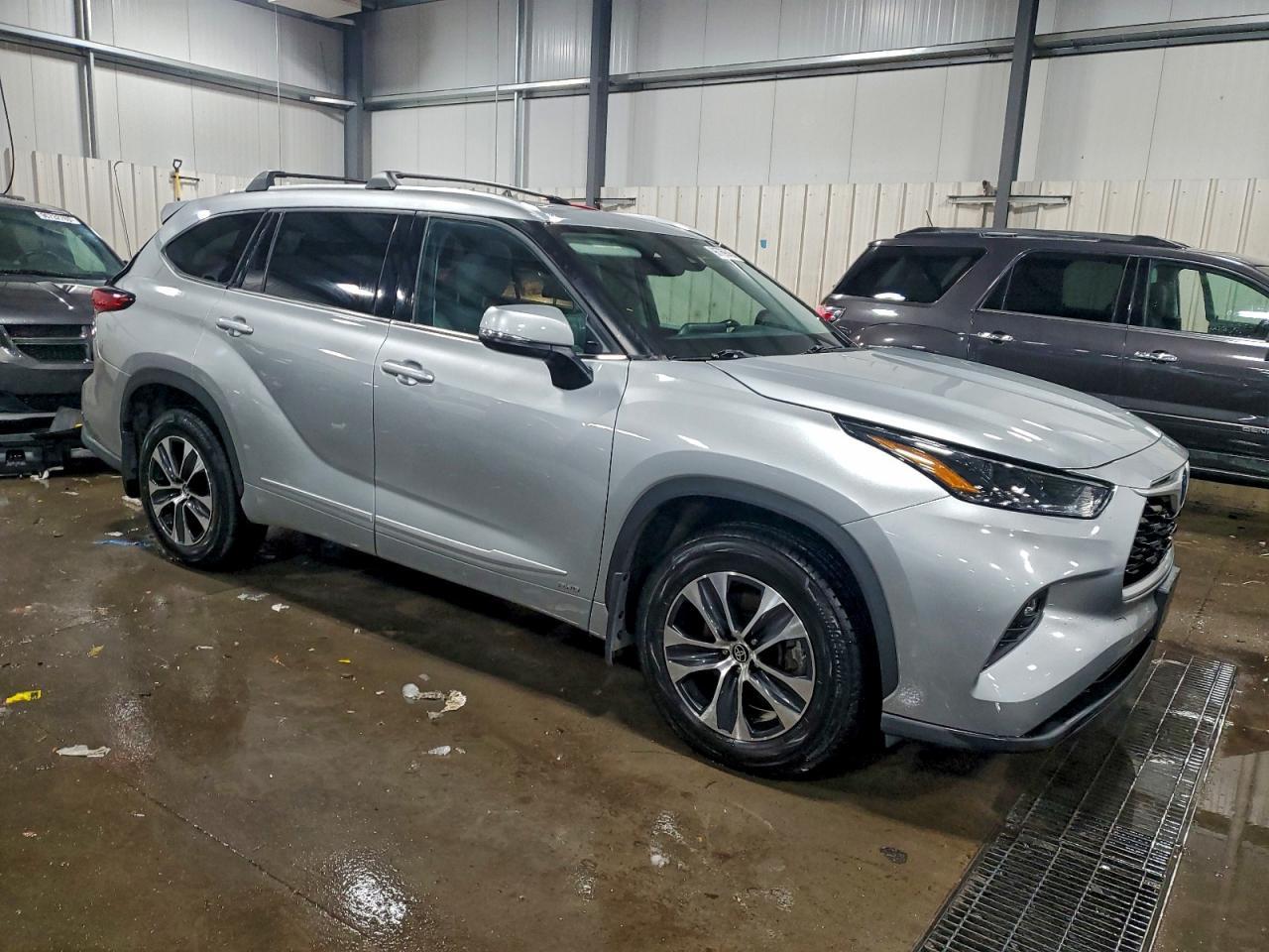 2022 Toyota Highlander Hybrid Xle - Фото 4