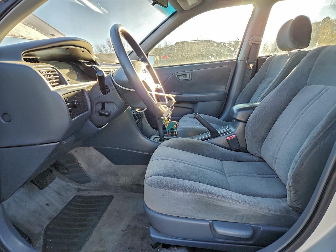 2001 Toyota Camry Ce - Image 7