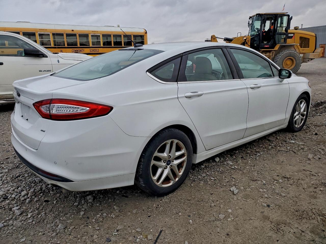 2016 Ford Fusion Se - Фото 3