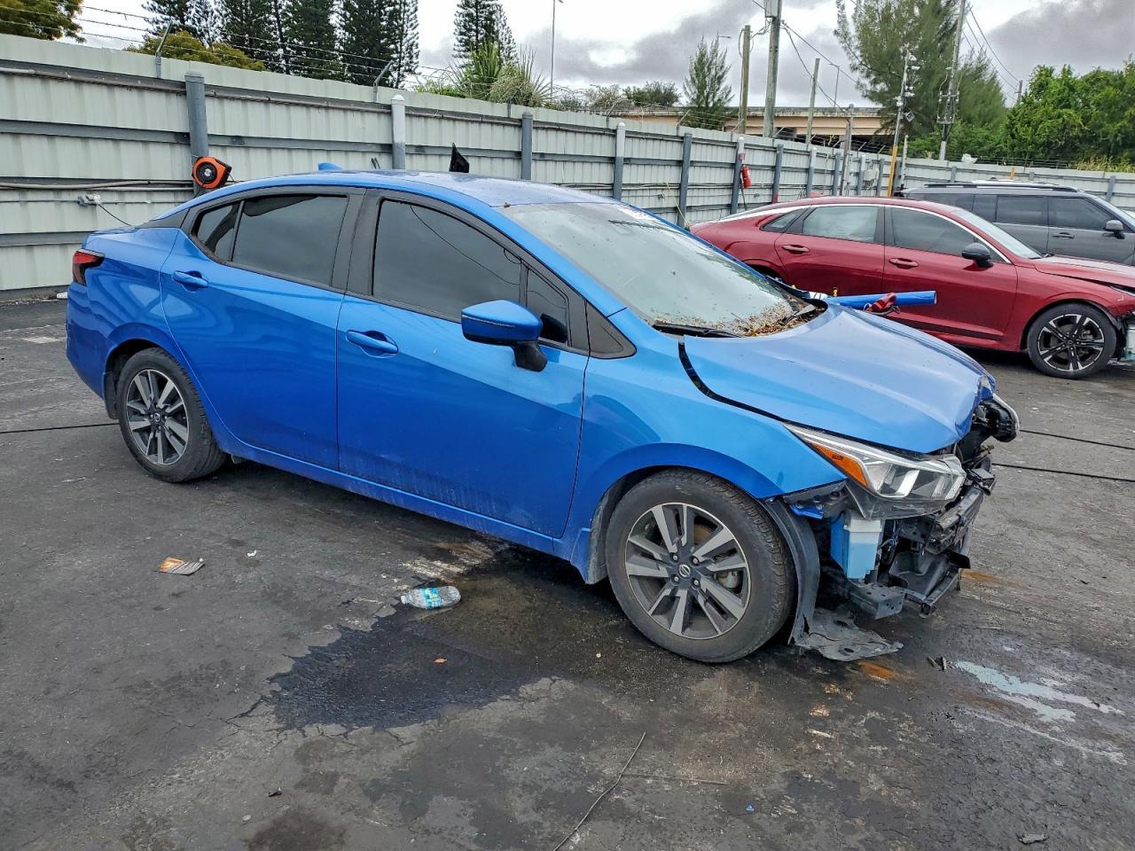 2020 Nissan Versa Sv - Image 4