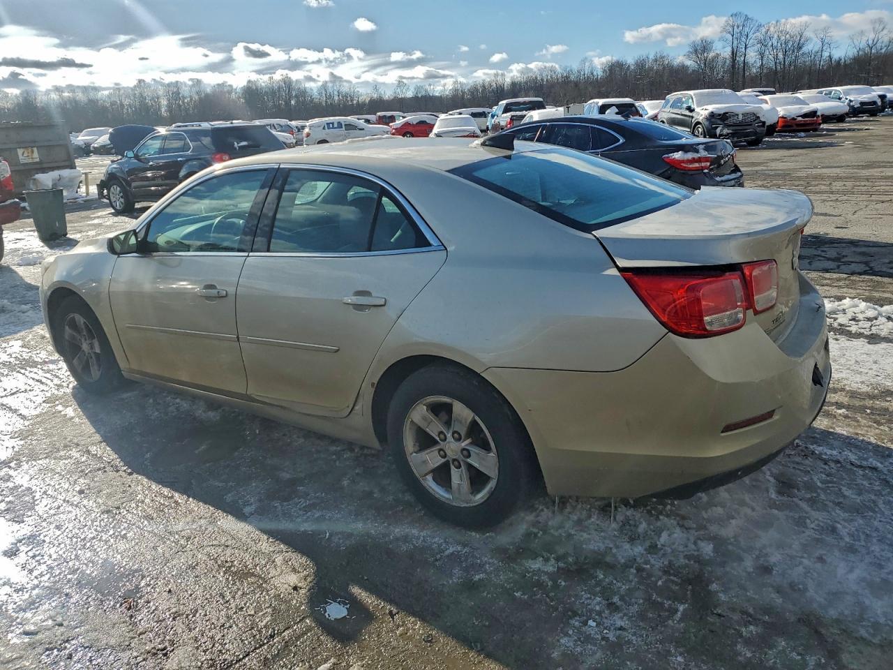 2015 Chevrolet Malibu Ls - Фото 2