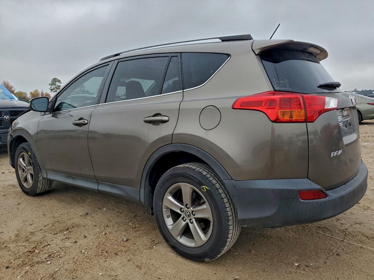 2015 Toyota Rav4 Xle - Фото 2