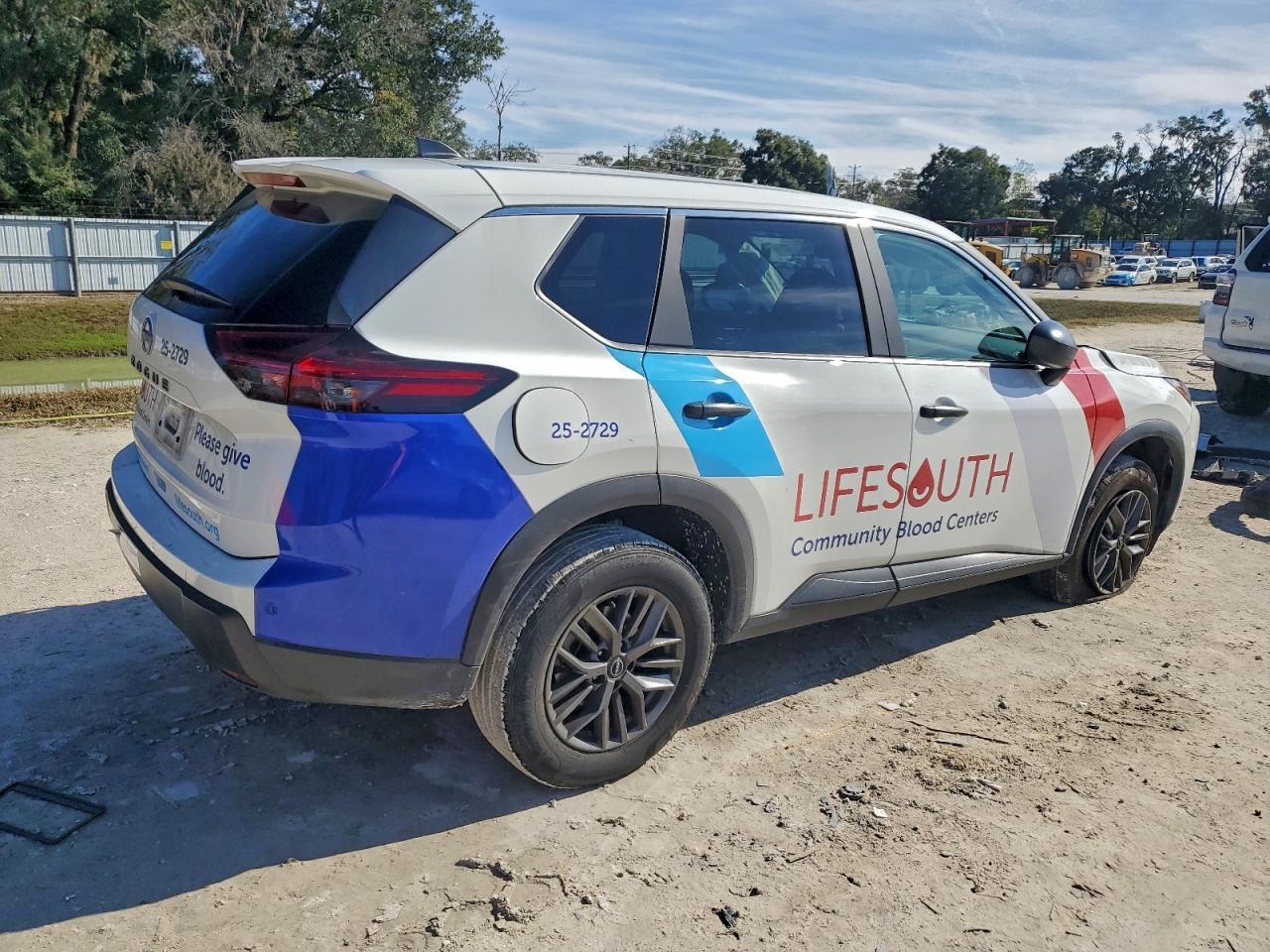 2025 Nissan Rogue S - Фото 3