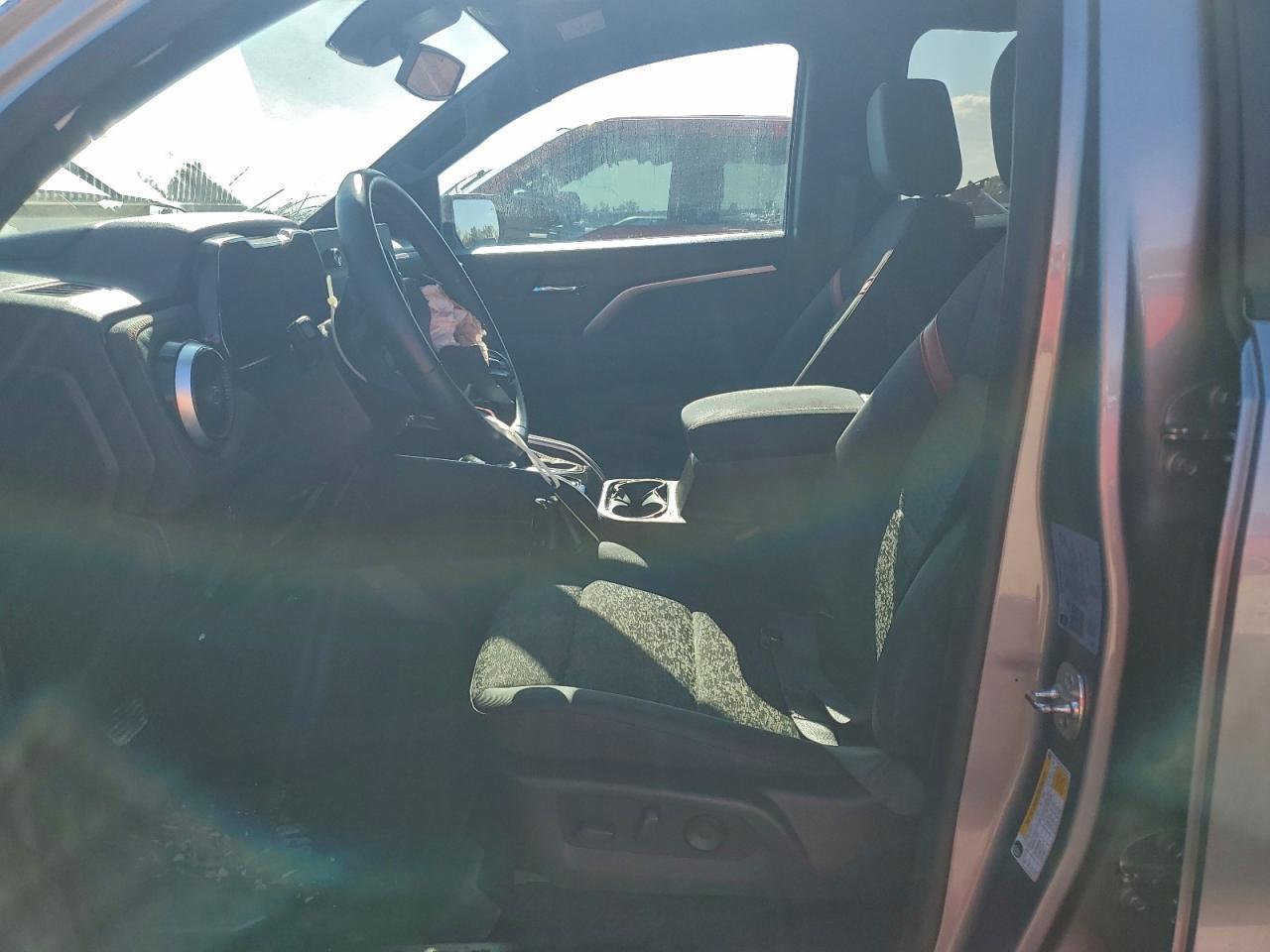 2024 Chevrolet Colorado Z71 - Image 7