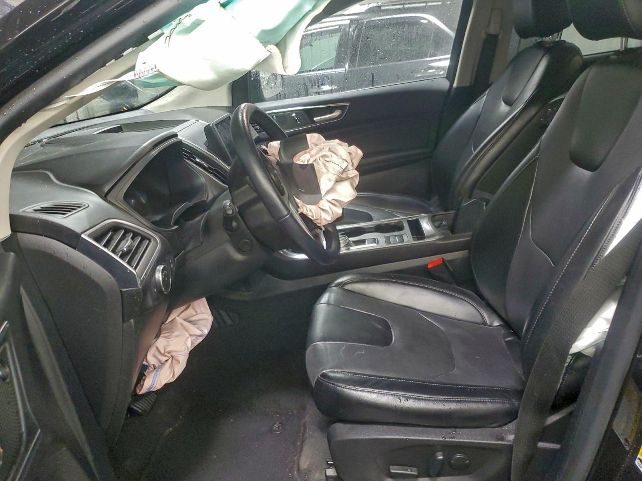 2022 Ford Edge Titanium - Image 7