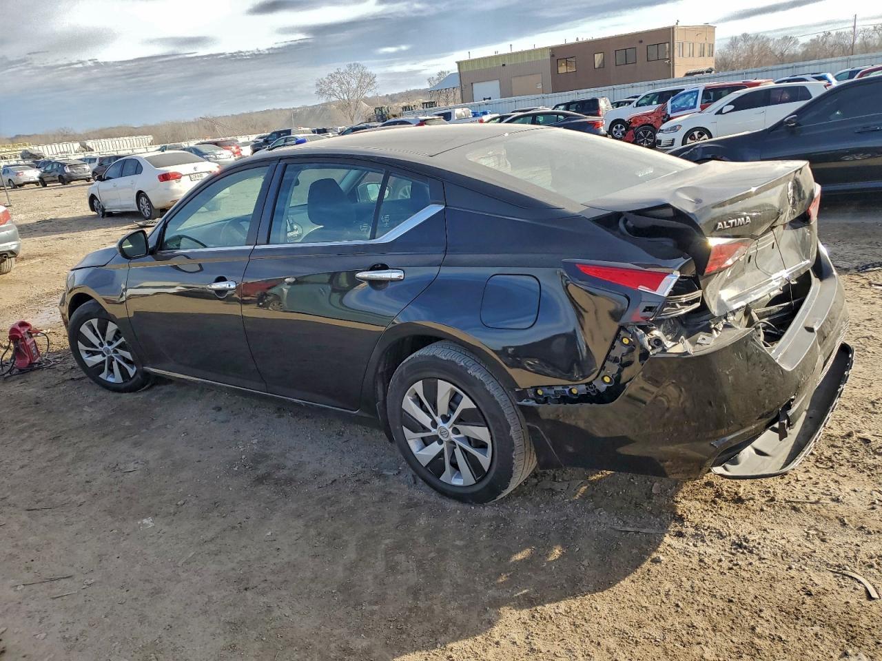 2023 Nissan Altima S - Фото 2