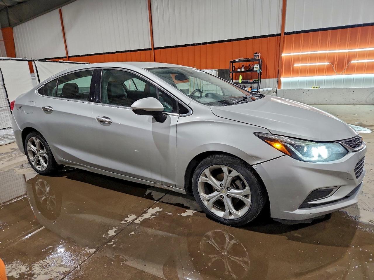 2017 Chevrolet Cruze Premier - Image 4