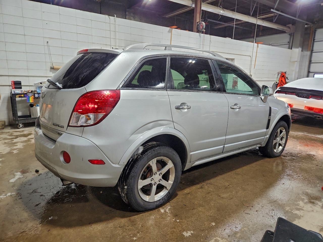 2012 Chevrolet Captiva Sport - Image 3